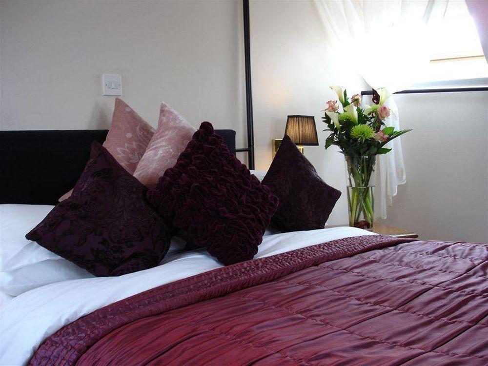 Crouchers Hotel